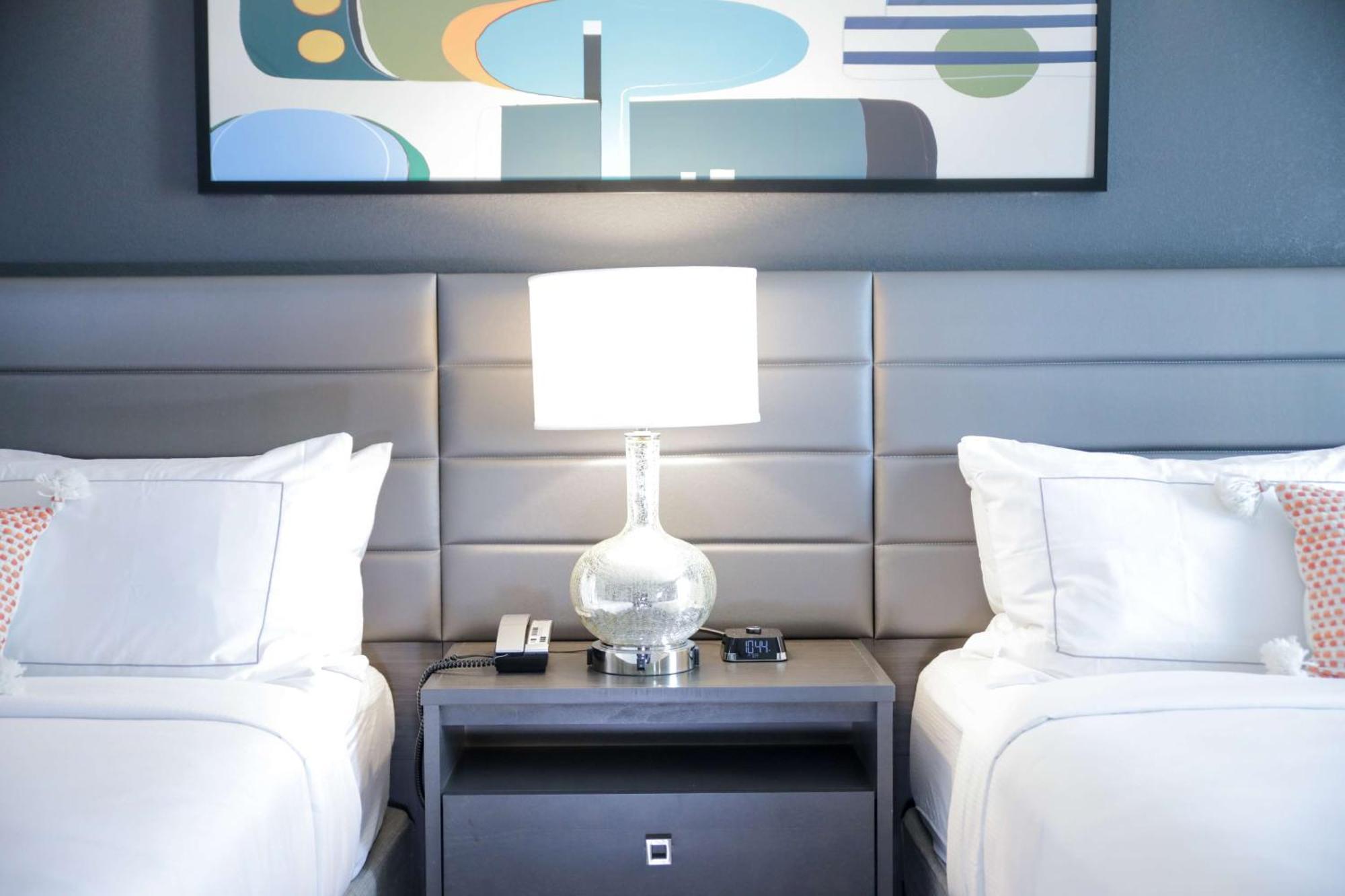 Hotel The Rewind West Des Moines, Tapestry Collection By Hilton West Des Moines